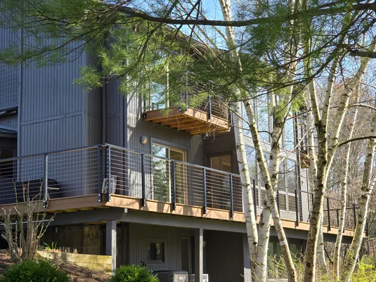 Kaapelikaiteen kiristäminen turvallisuuden ja vaatimustenmukaisuuden takaamiseksi