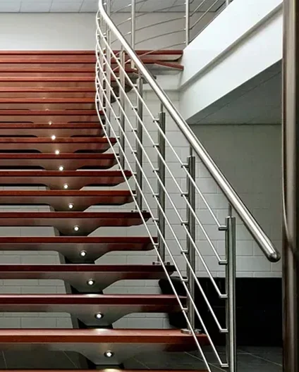 miten ruostumattomasta teräksestä valmistetut kaiteet maalataan?