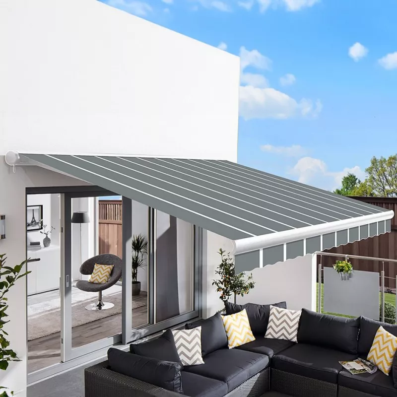 Täyskasettinen markiisi