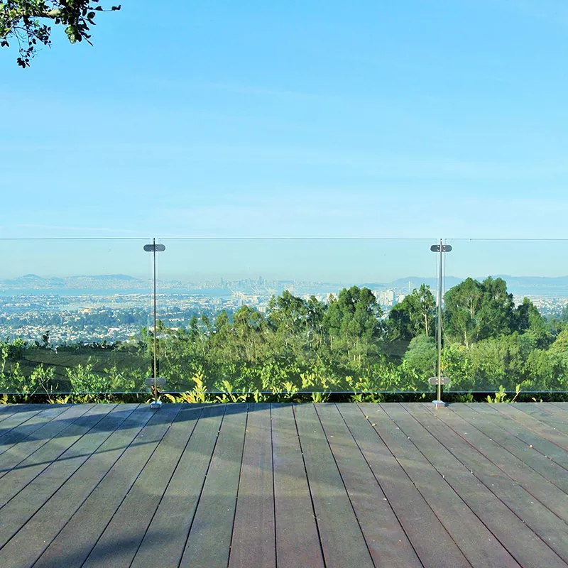 Lasinen kannen kaide