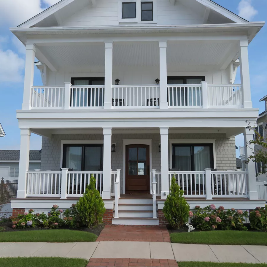 Vinyyli kuistin kaide